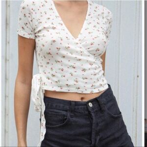Brandy Melville Rae Floral Thermal Wrap Short Sleeve Top